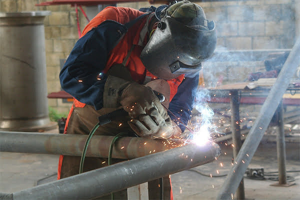 almari making welding machine