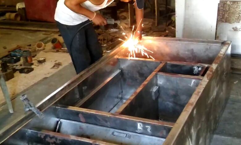 almari making welding machine